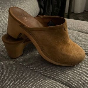 Ugg brown suede mule